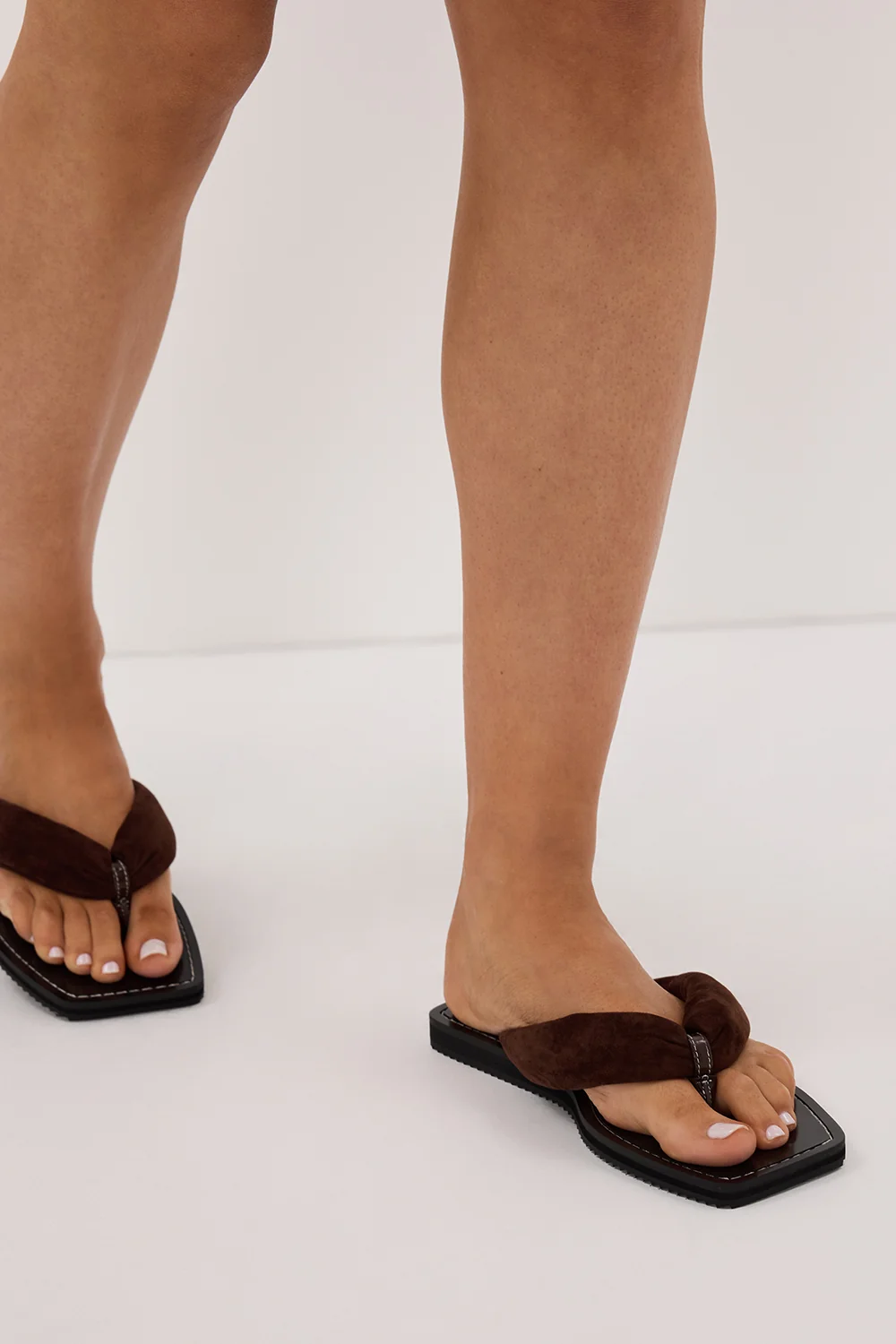 ALIAS MAE CHASE CHOC SANDAL - Image 4