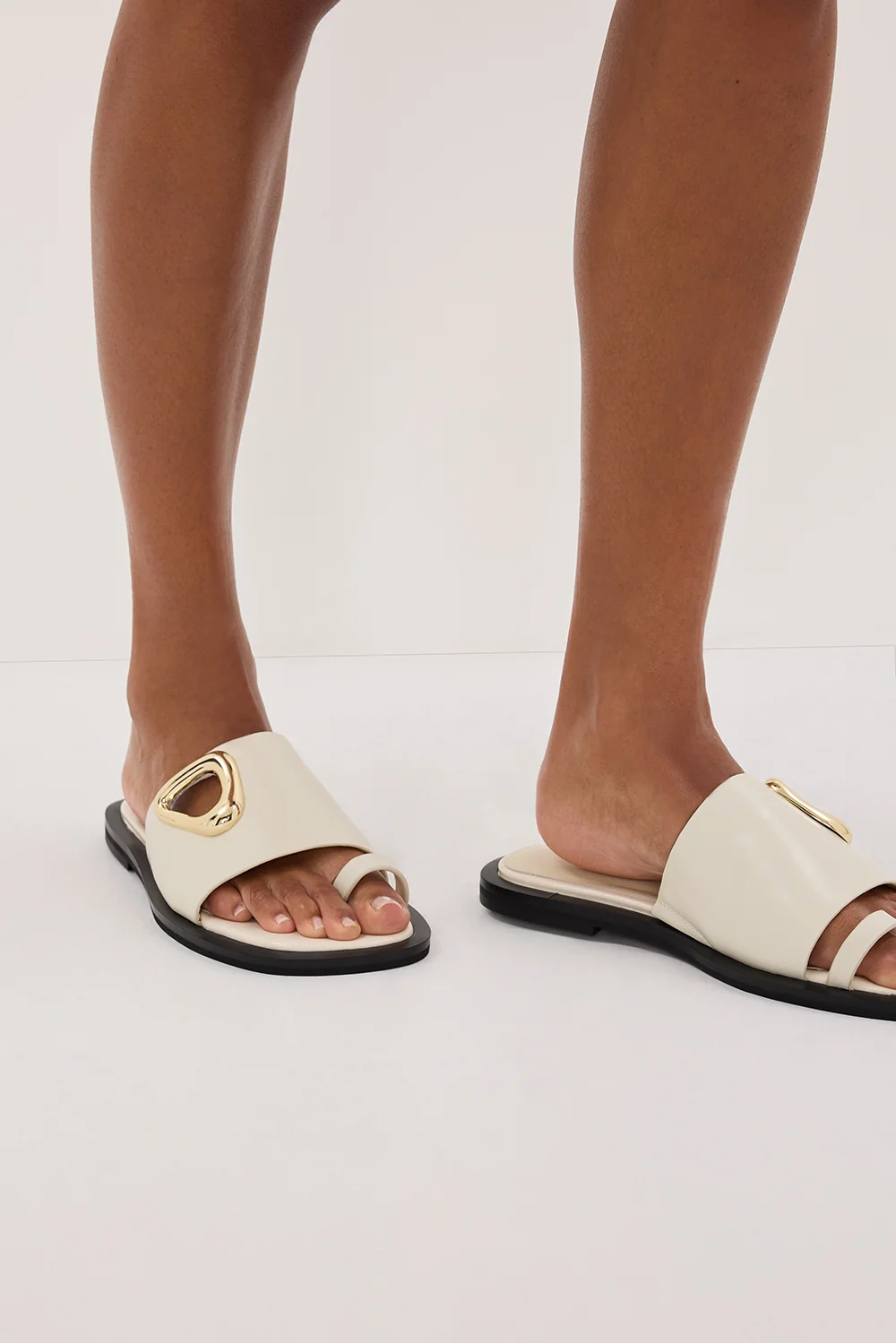 ALIAS MAE ELCE SANDAL BONE - Image 4