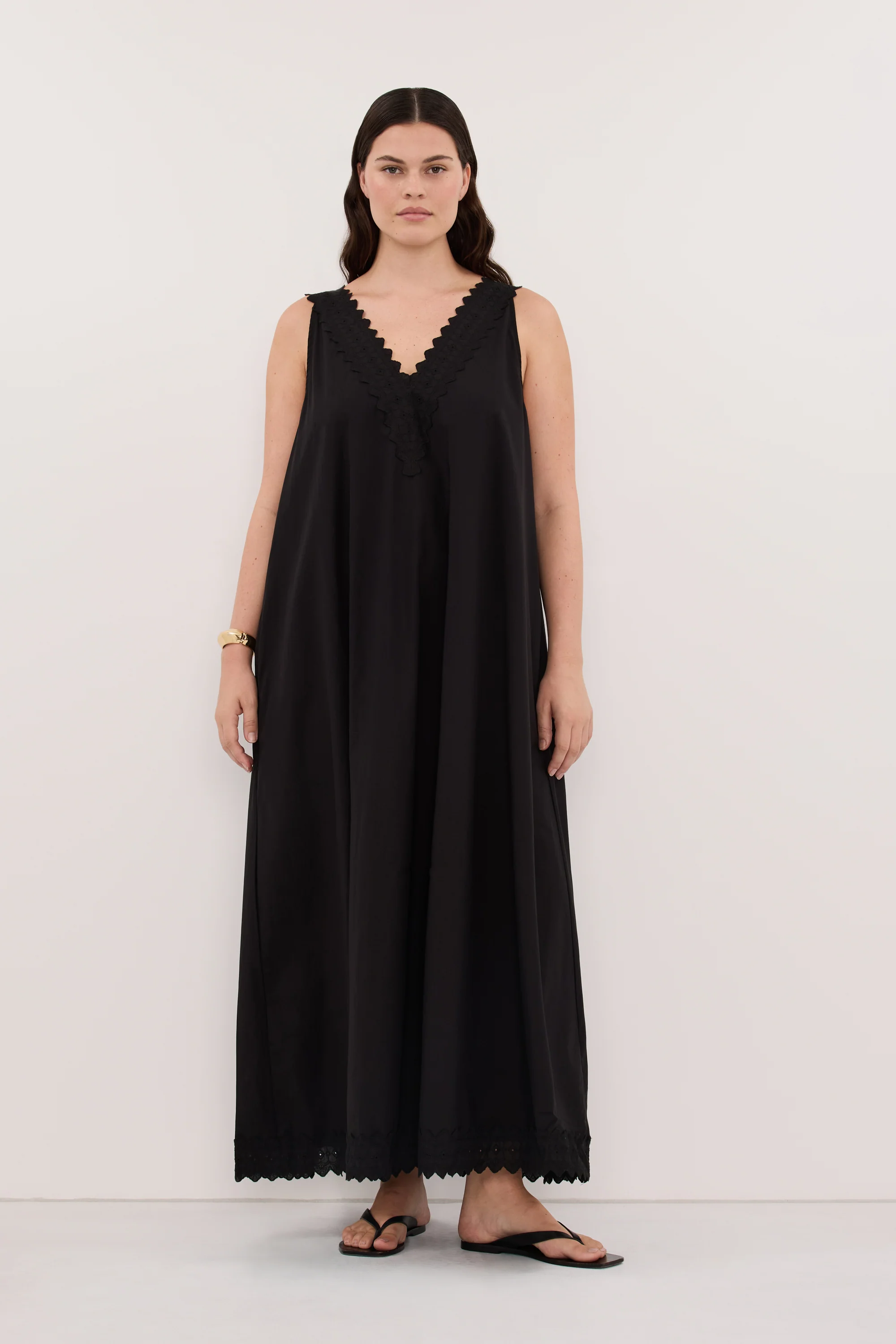 ANNABEL BLACK SLEEVELESS V NECK MIDI DRESS - Image 6