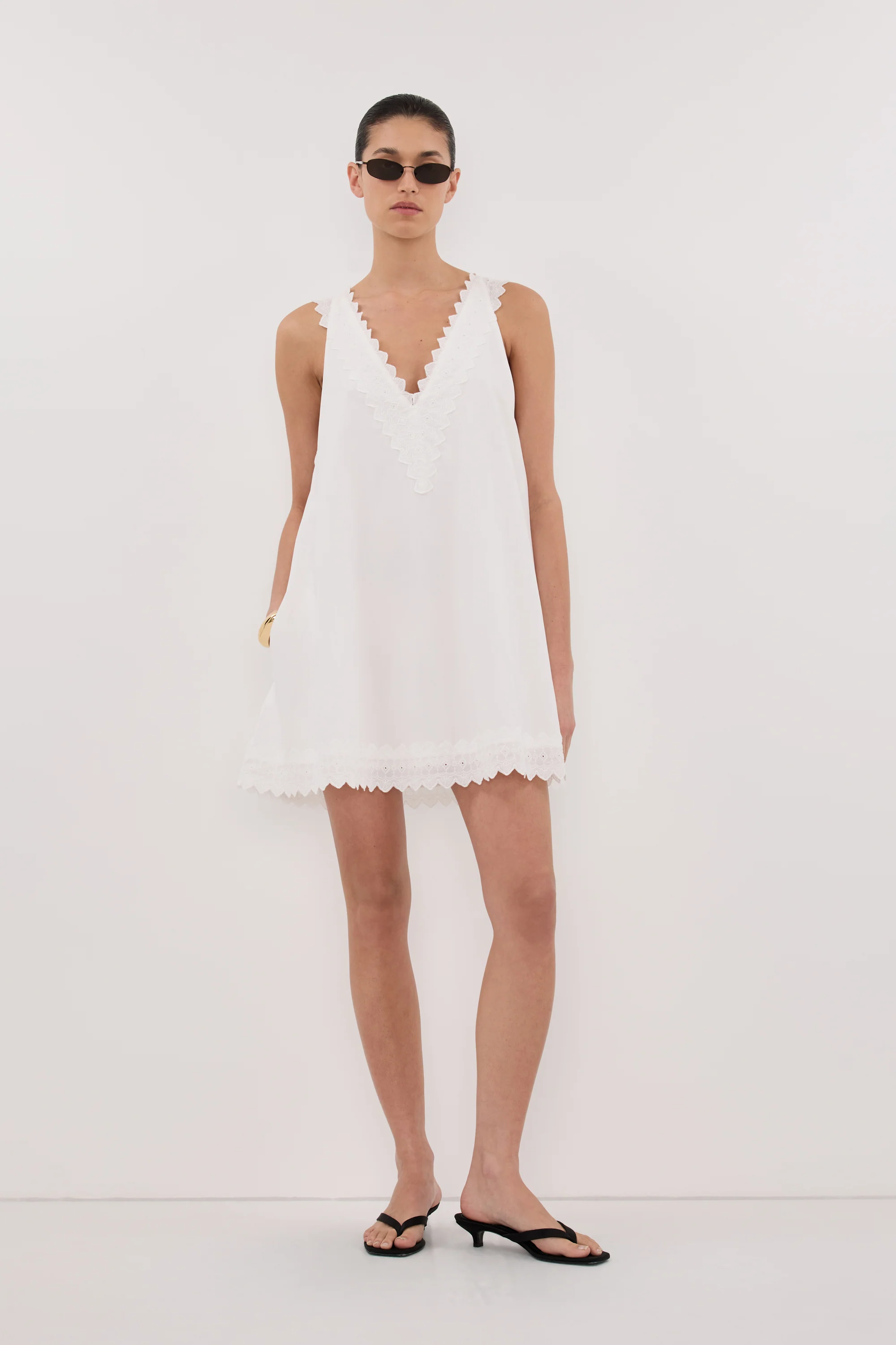 ANNABEL WHITE SLEEVELESS V NECK MINI DRESS - Image 3