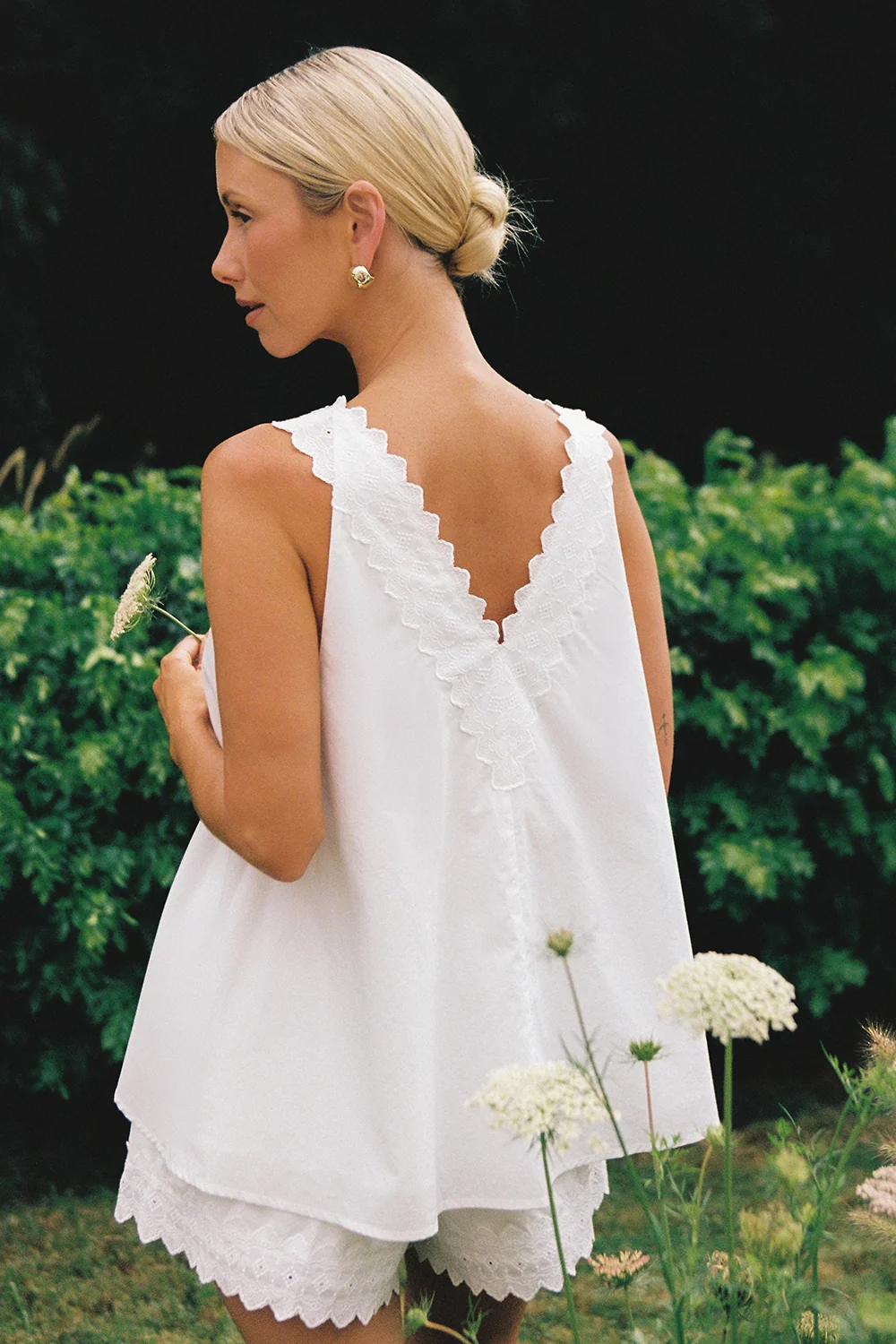 ANNABEL WHITE V NECK TOP - Image 6