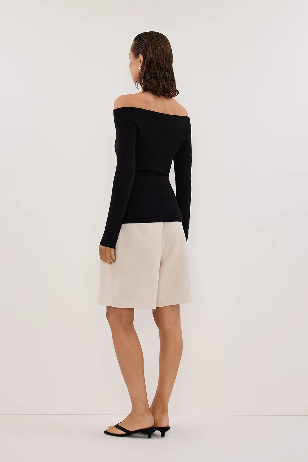 ASTRID BLACK LONG SLEEVE KNIT TOP - Image 4