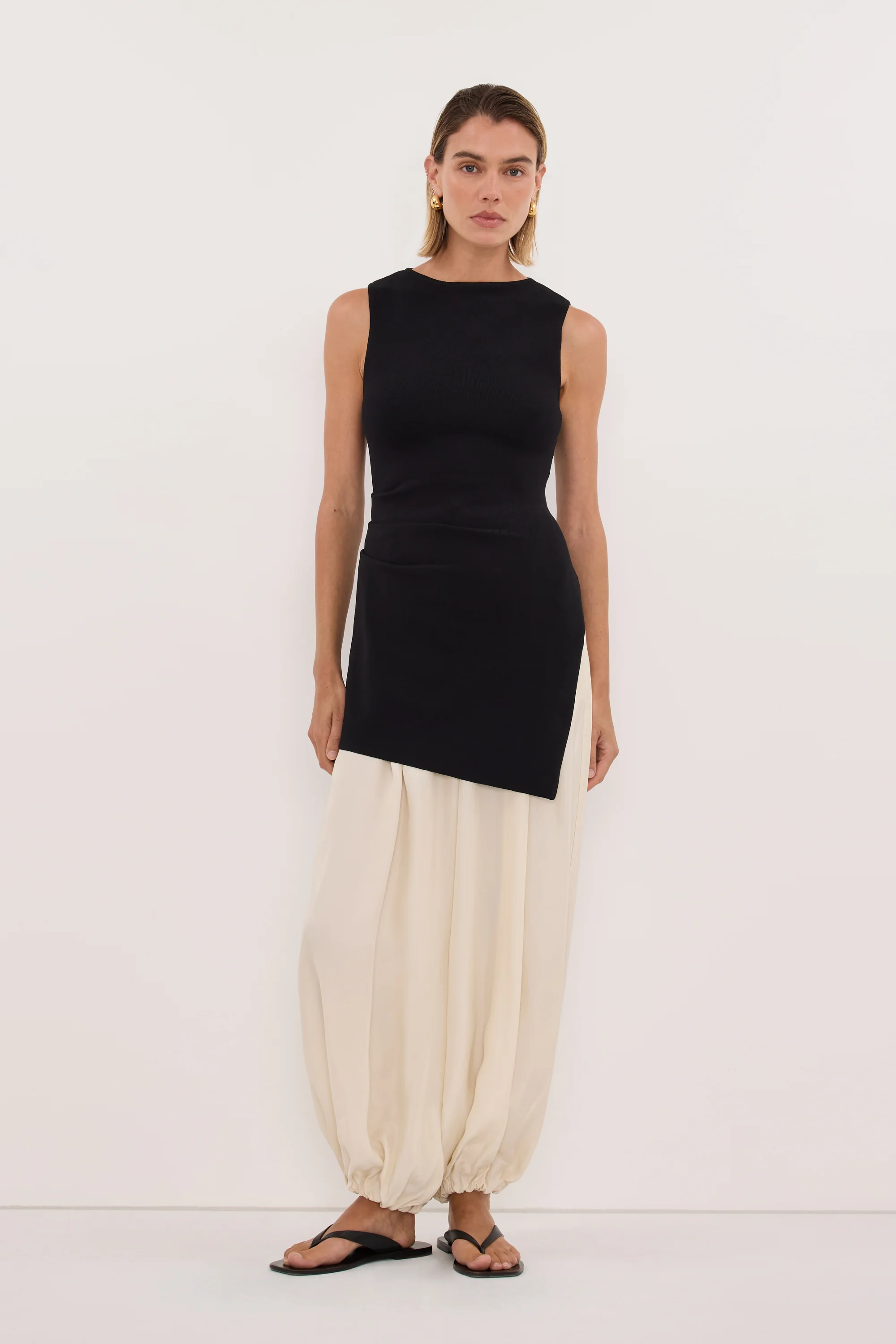 CLEO BLACK SLEEVELESS LONGLINE KNIT TOP  - Image 6