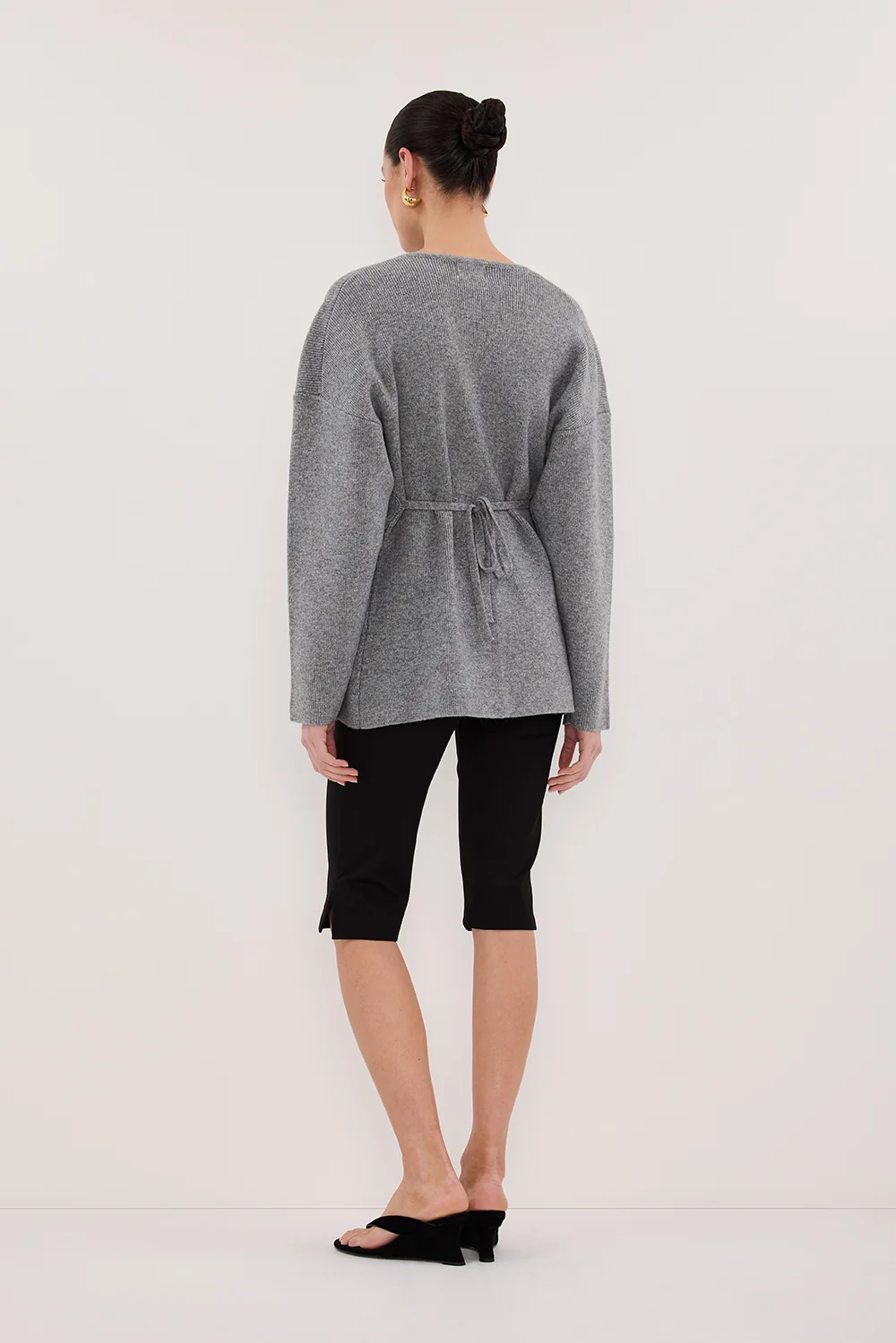 DEMI BLACK CAPRI PANT - Image 4