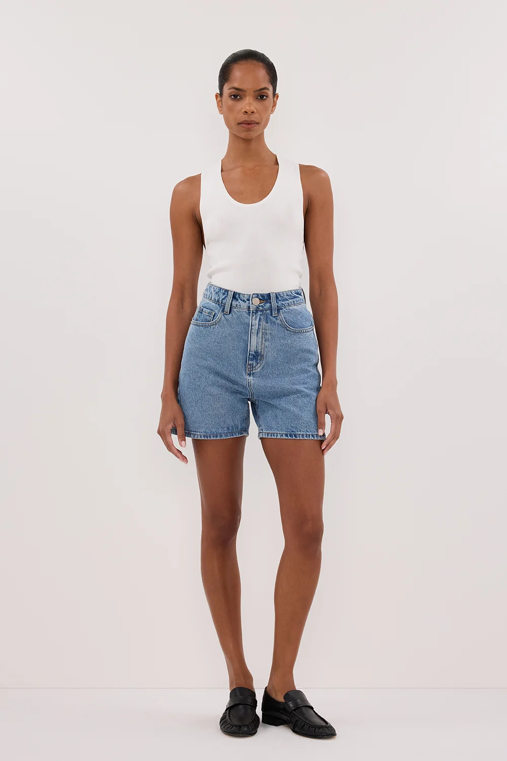 FINN MEDIUM BLUE DENIM SHORT - Image 6