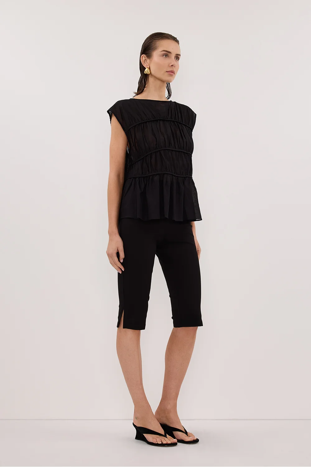 FLYNN BLACK LINEN TIERED TOP - Image 3