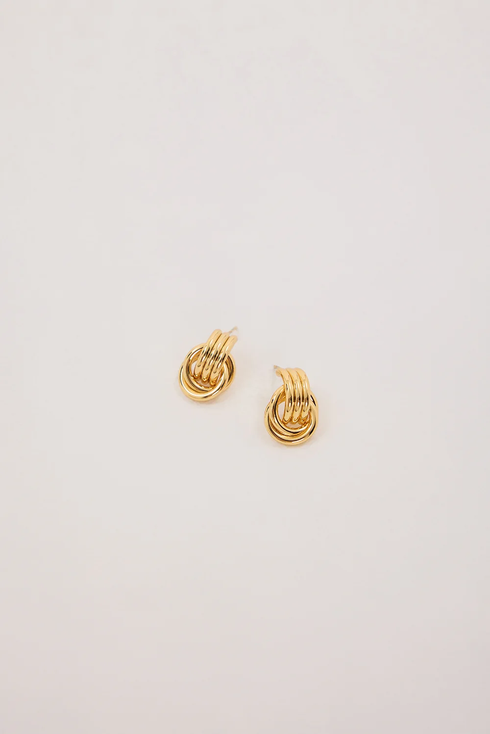 HEAVEN MAYHEM MICRO KNOT EARRING GOLD