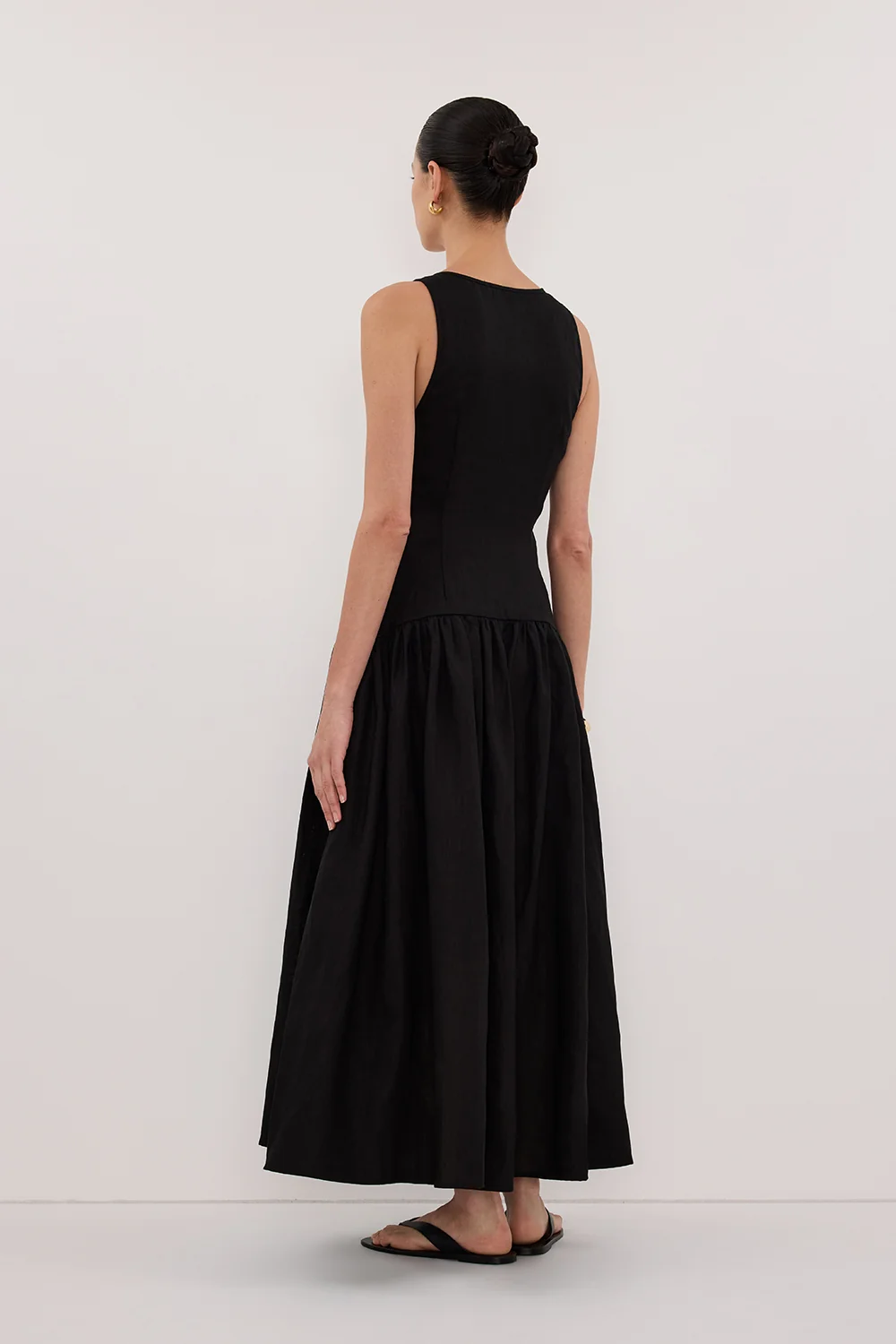 ILIO BLACK SLEEVELESS LINEN WRAP MIDI DRESS - Image 4