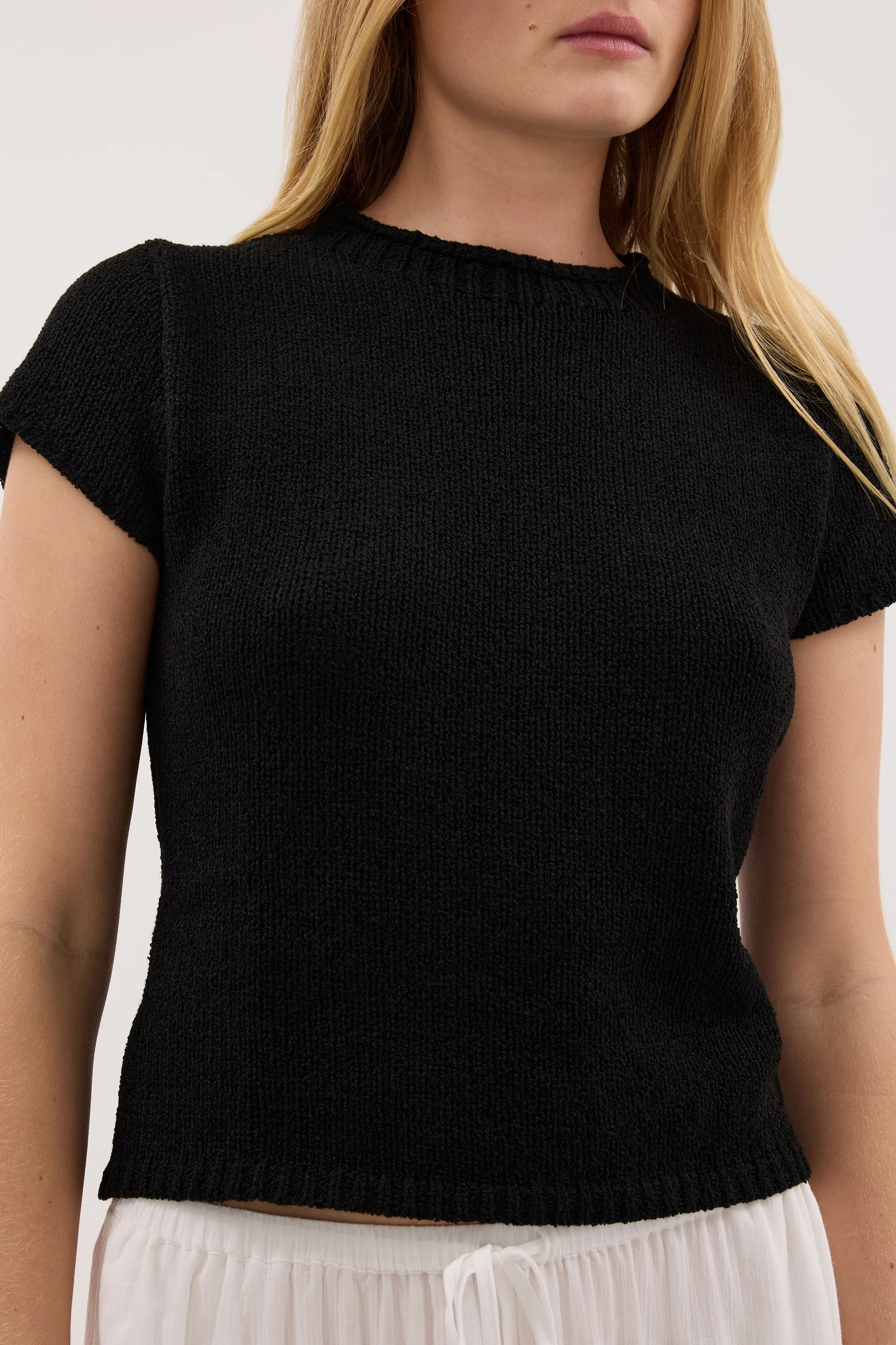 LEO BLACK KNIT TOP - Image 4