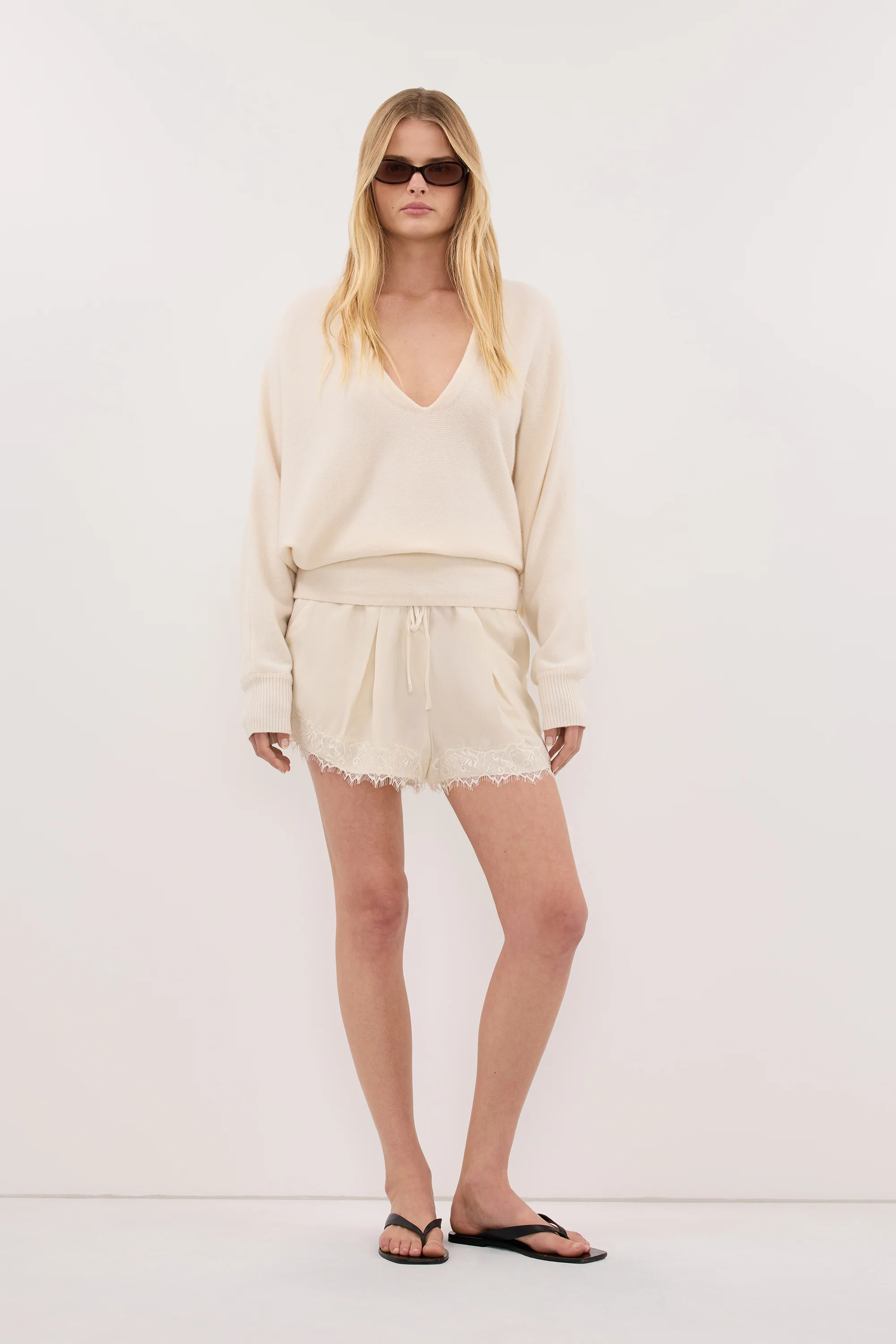 LUMI CREAM V NECK MERINO KNIT JUMPER