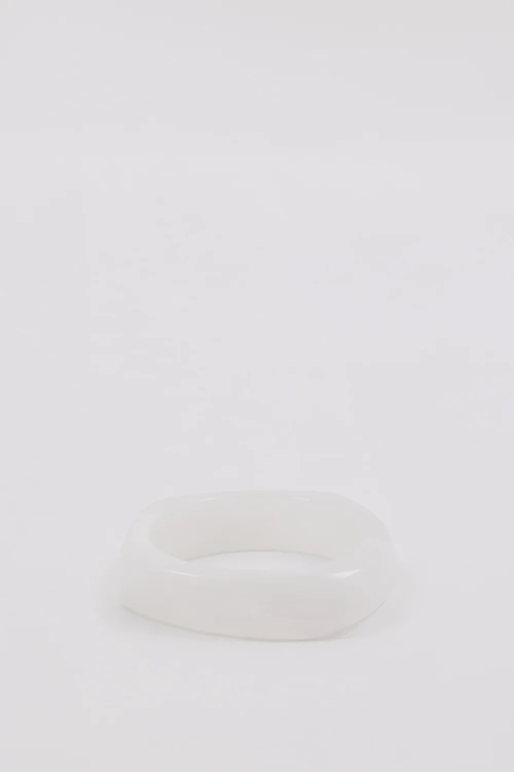 NOAH THE LABEL WHITE RESIN BANGLE