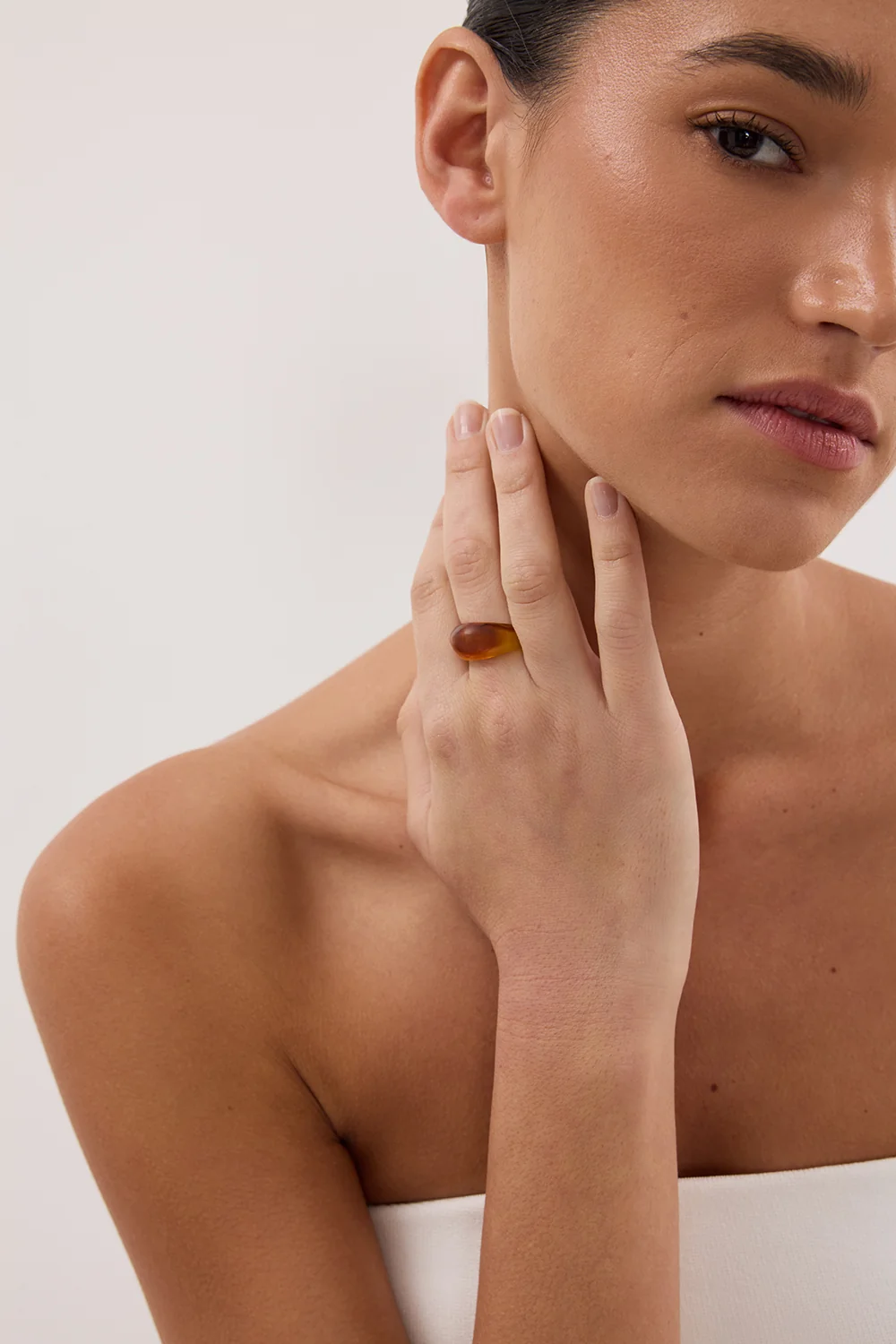 NOAH THE LABEL BROWN CHUNKY RESIN RING - Image 2
