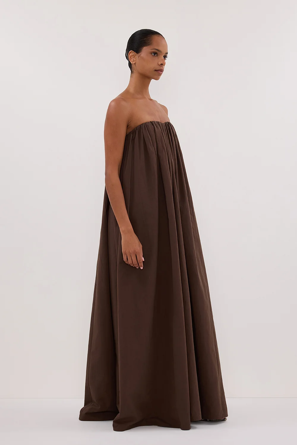 ROISIN BITTER CHOC COTTON STRAPLESS MAXI DRESS - Image 3