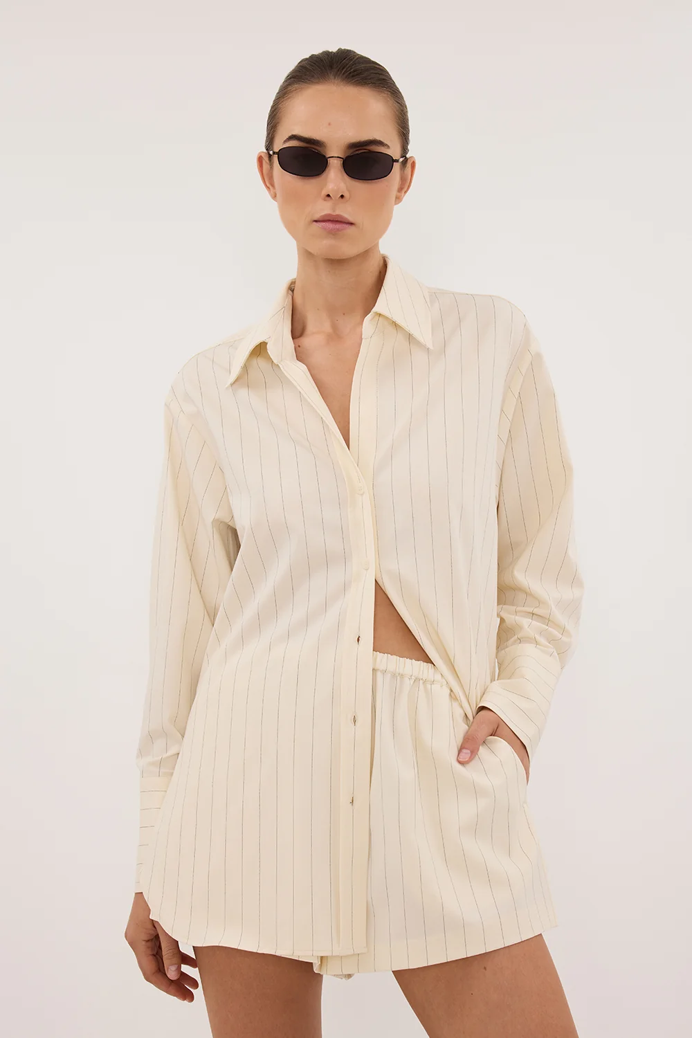 SIAN CREAM PINSTRIPE ELASTIC SHORT - Image 2