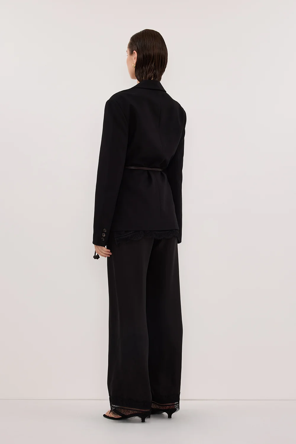 SURI BLACK CINCHED BLAZER - Image 4