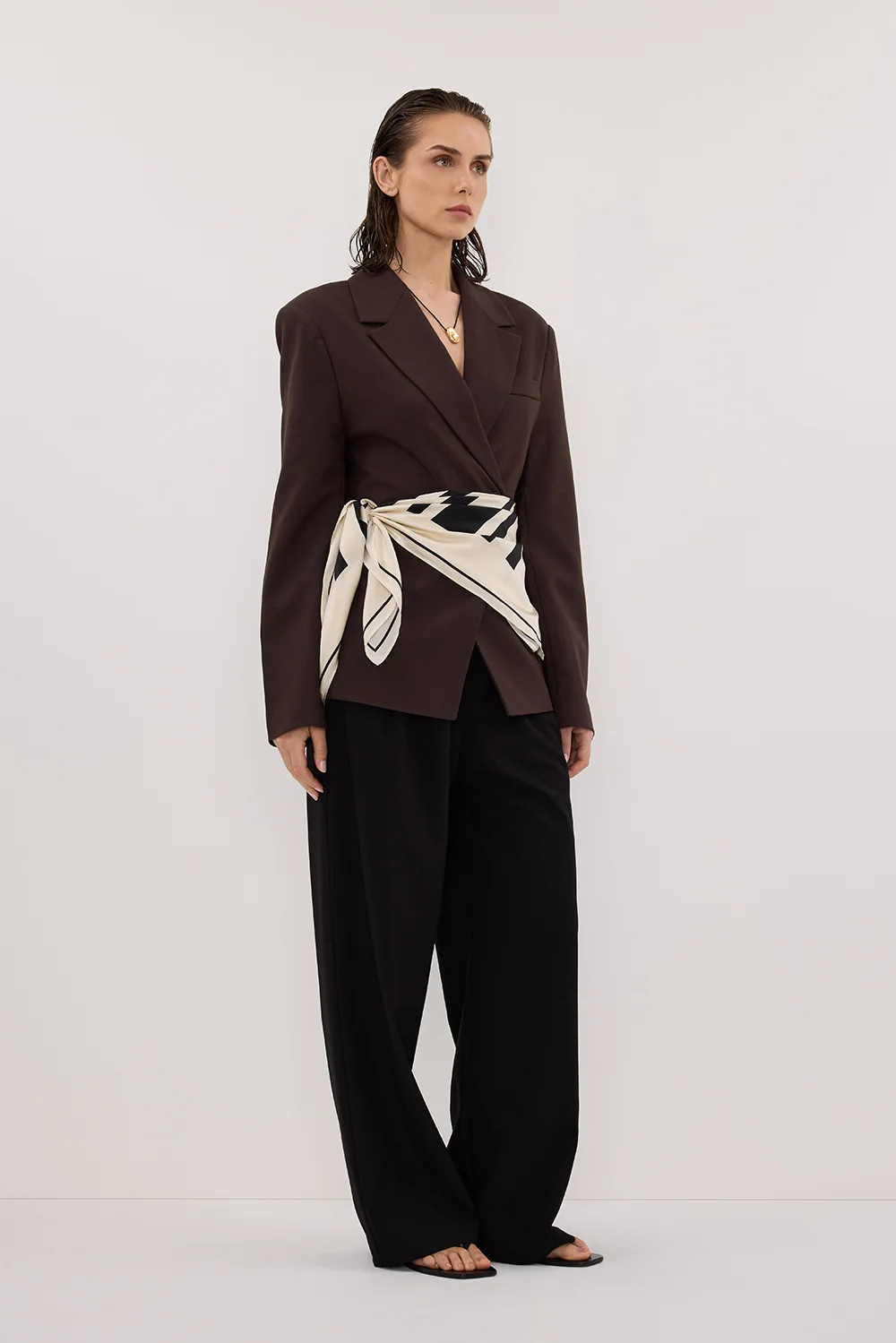 SURI ESPRESSO CINCHED BLAZER - Image 3