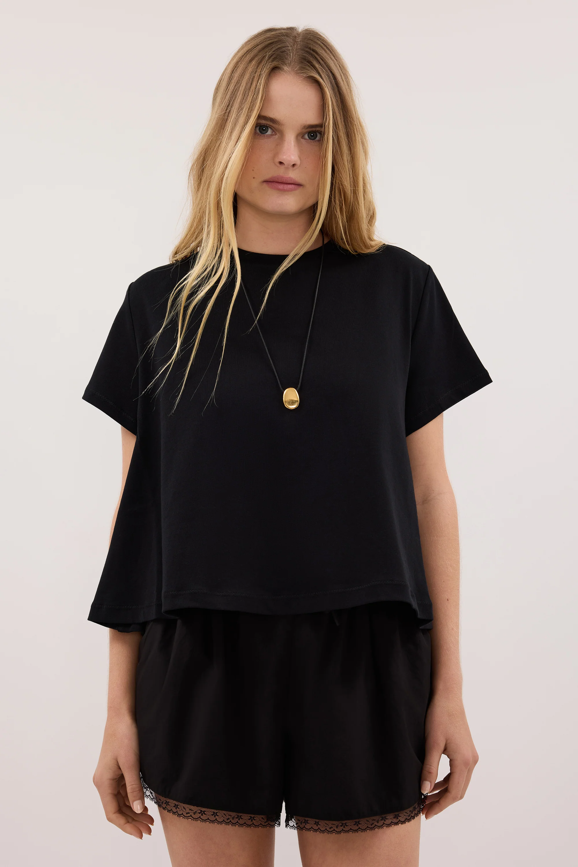 TATUM BLACK SHORT SLEEVE COTTON TEE - Image 2