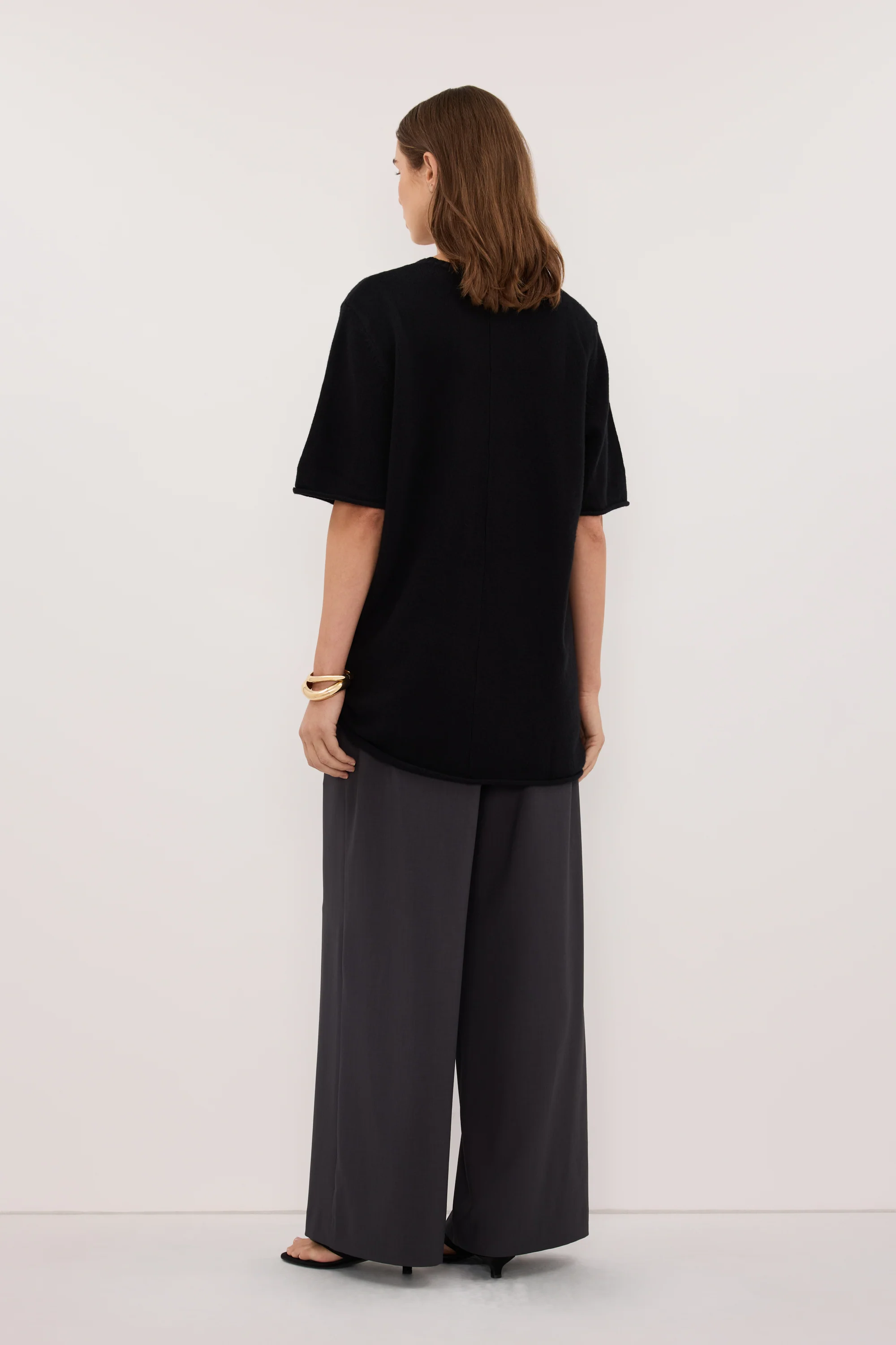 TESS BLACK LONGLINE KNIT TEE - Image 3