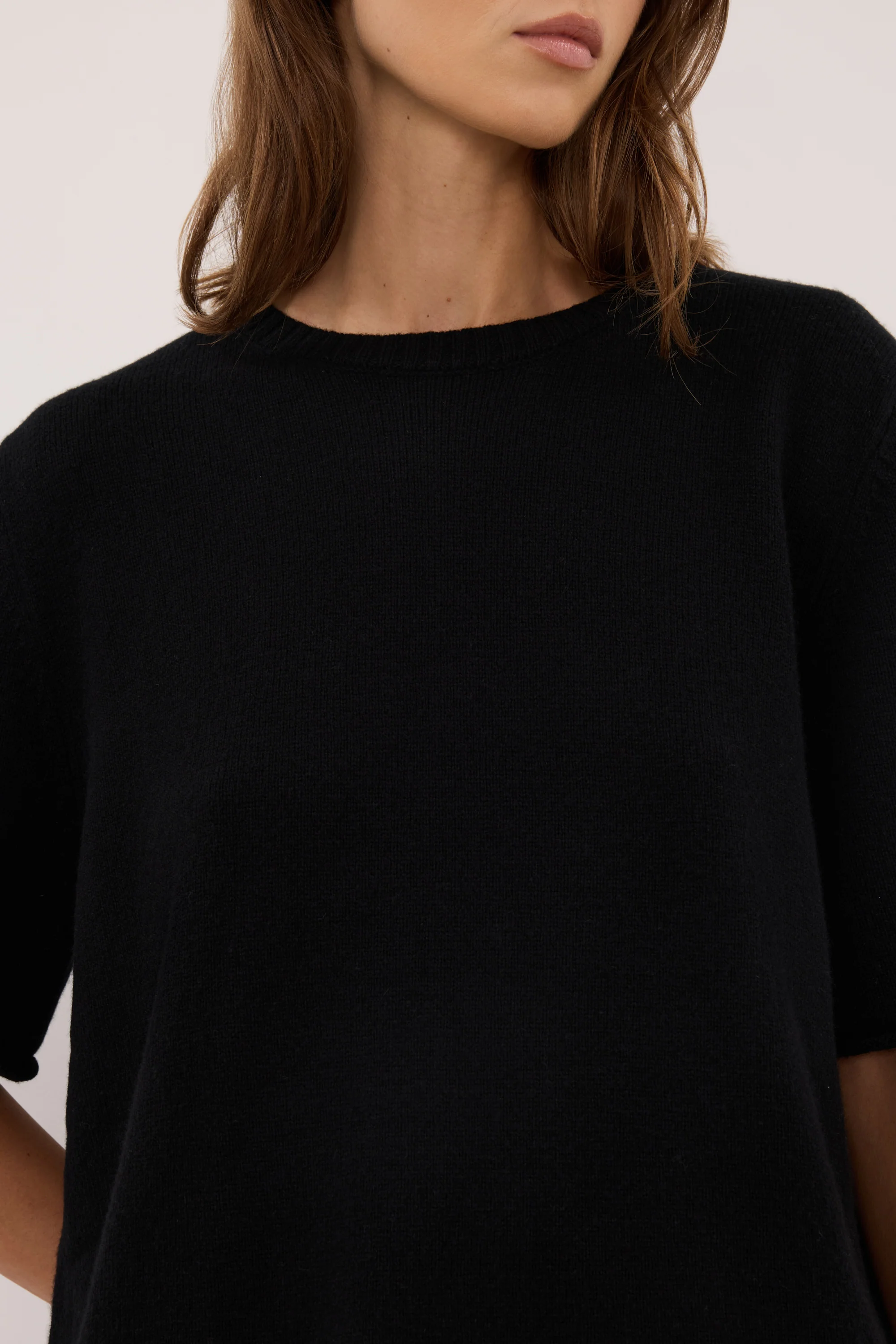 TESS BLACK LONGLINE KNIT TEE - Image 4