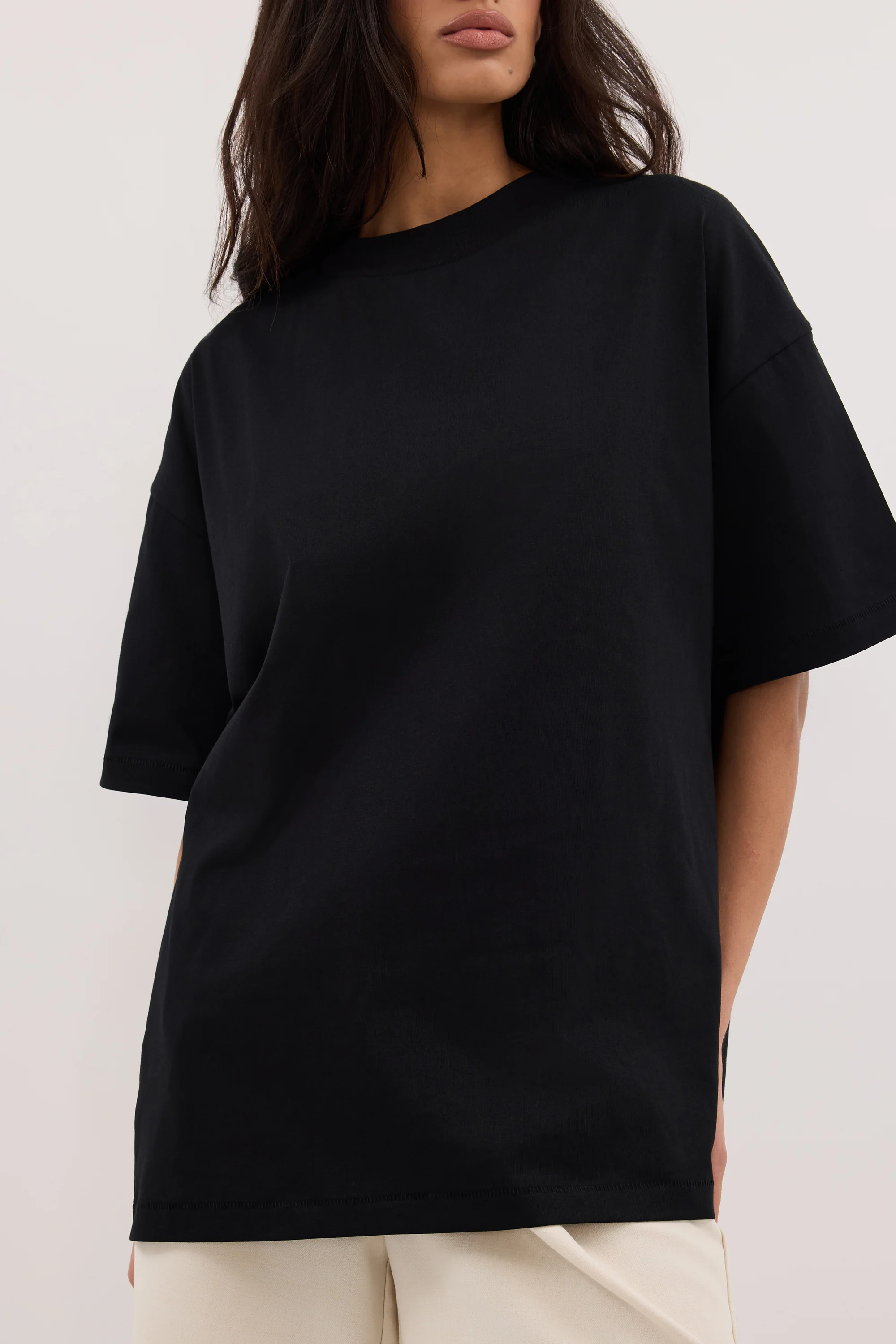 TYRA BLACK BOYFRIEND TEE - Image 5