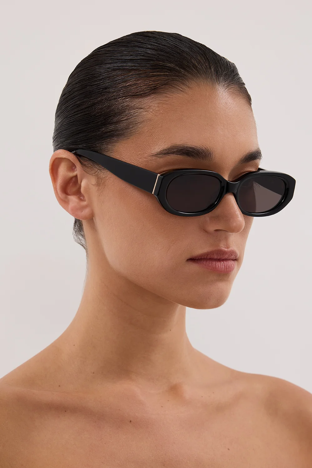 VELVET CANYON BLACK MANNEQUIN SUNGLASSES - Image 4