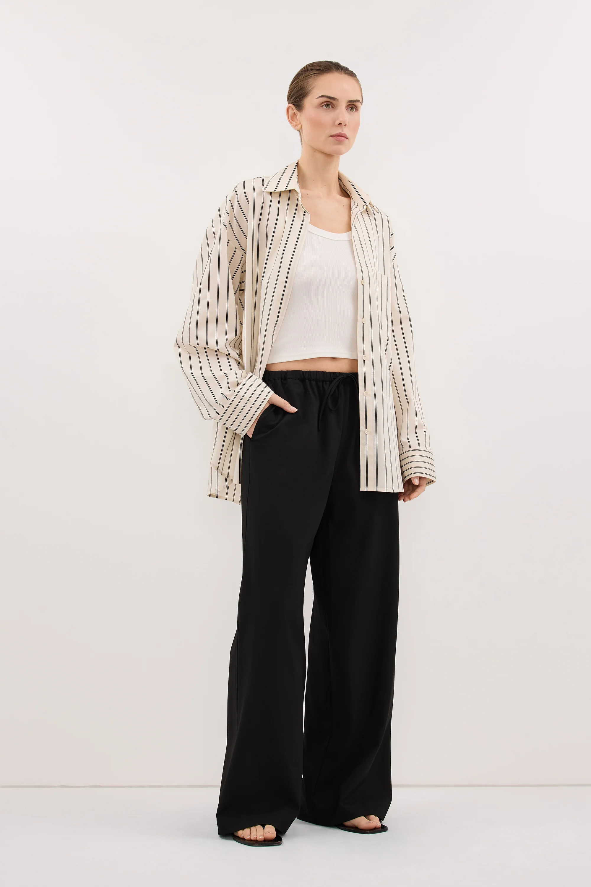 VIANNA BLACK ELASTICATED DRAWSTRING PANT - Image 3