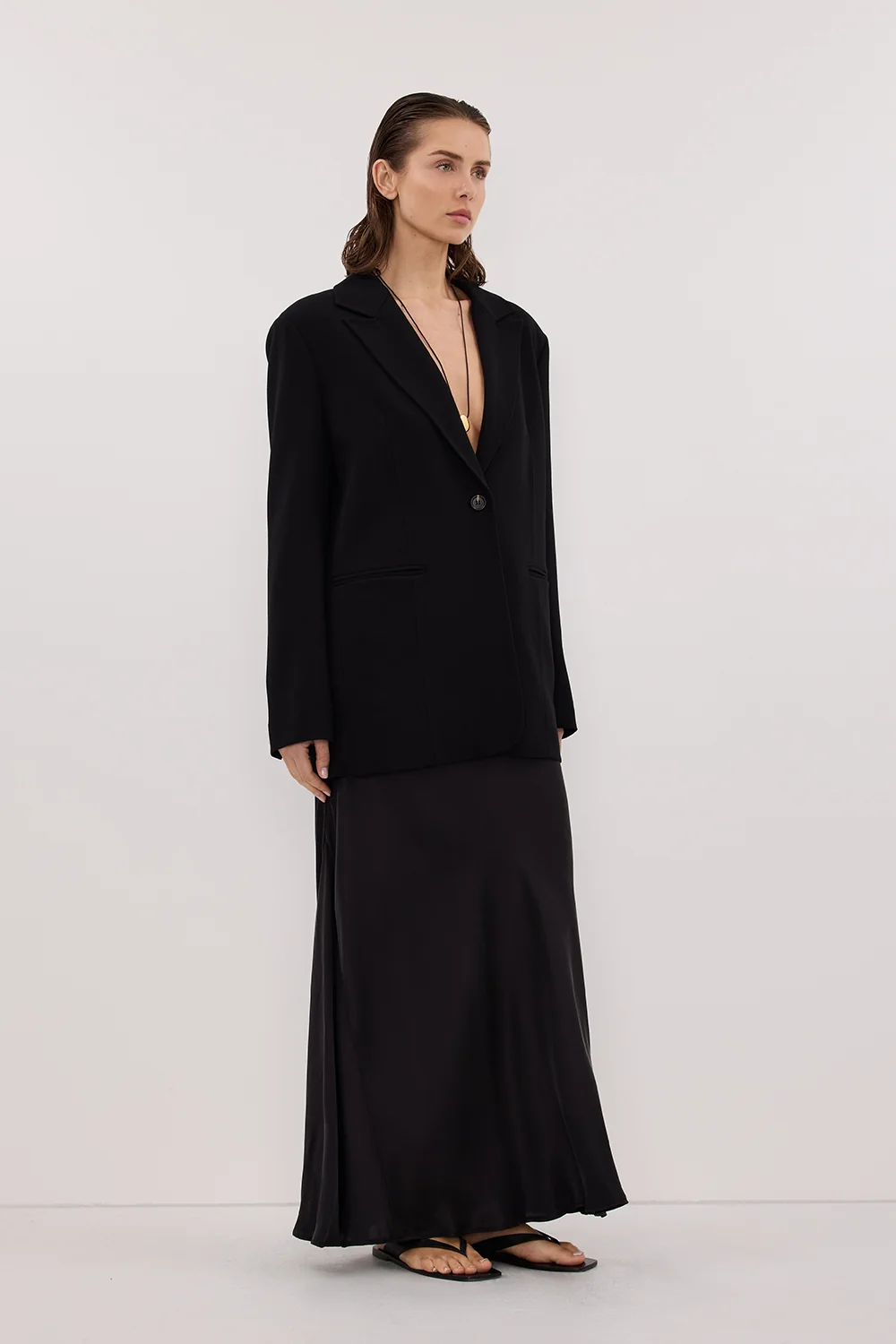 WESTWOOD BLACK OVERSIZED BOYFRIEND BLAZER - Image 3